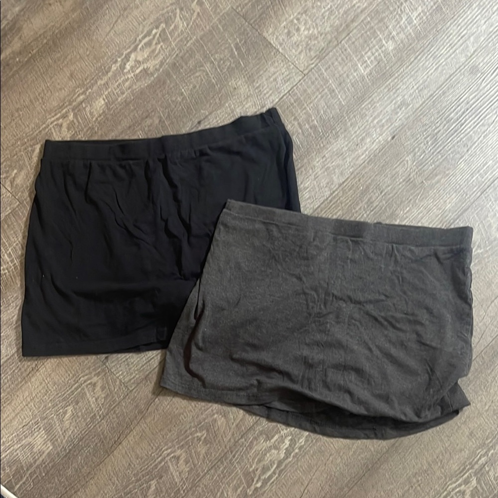 Black and gray skirt size L
